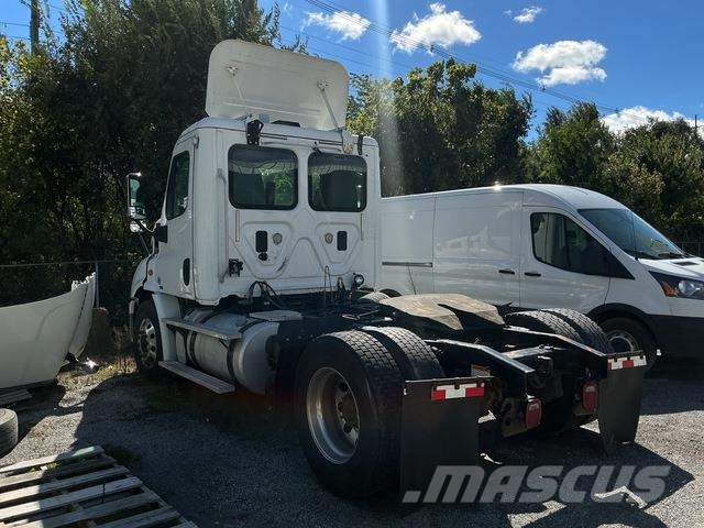 Freightliner CA113 Tegljači