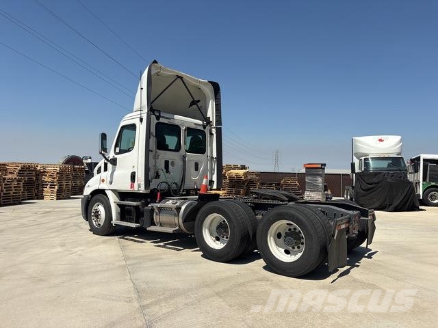 Freightliner CA113DC Sattelzugmaschinen