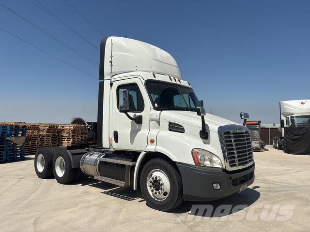 Freightliner CA113DC Sattelzugmaschinen