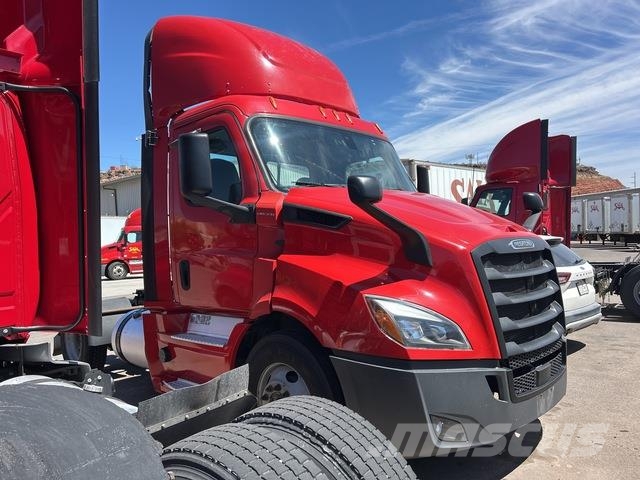 Freightliner CA116 Prime Movers