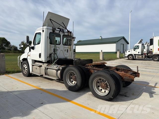 Freightliner Cascadia Sadulveokid