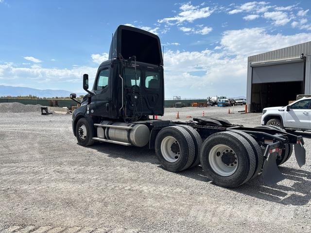 Freightliner Cascadia Тягачі
