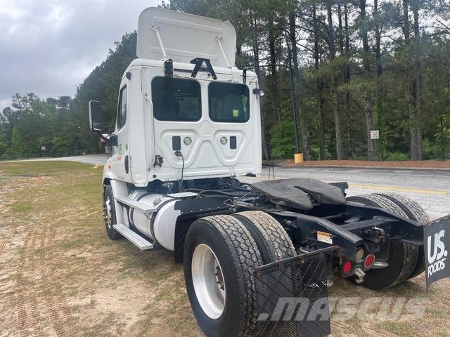 Freightliner Cascadia 113 Тягачі