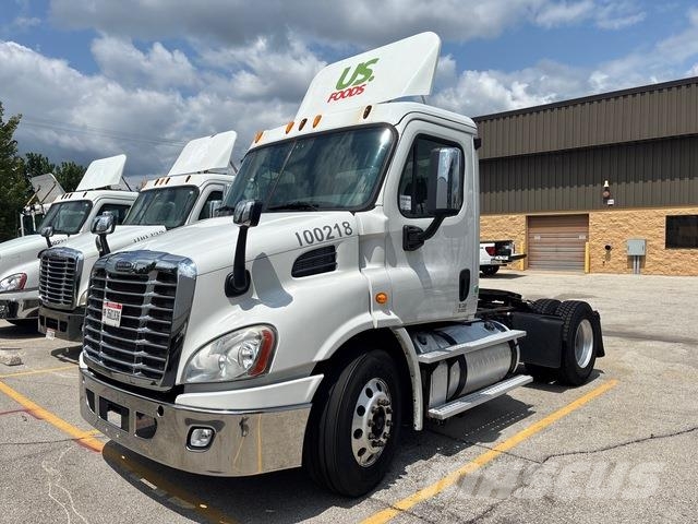 Freightliner Cascadia 113 وحدات الجر