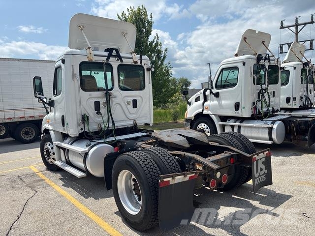Freightliner Cascadia 113 وحدات الجر