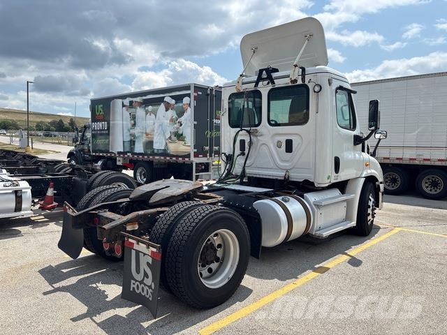 Freightliner Cascadia 113 وحدات الجر