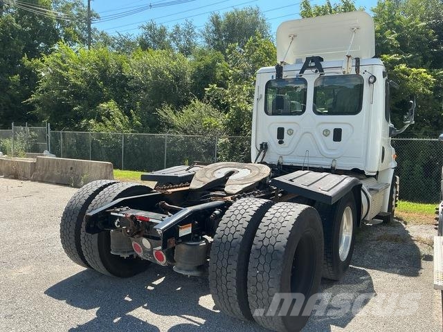Freightliner Cascadia 113 Naudoti vilkikai