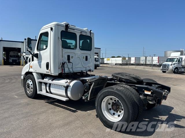 Freightliner Cascadia 113 Camiones tractor