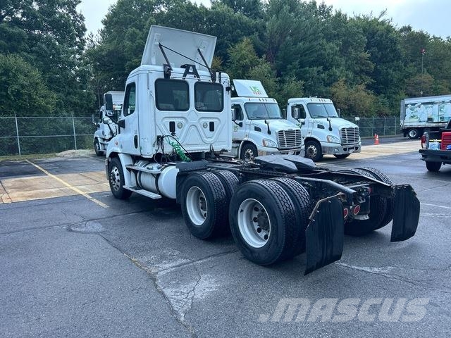 Freightliner Cascadia 113 Vlačilci