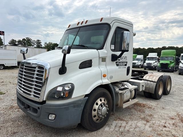 Freightliner Cascadia 113 Sadulveokid