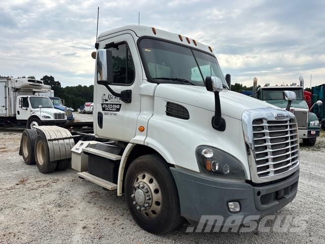 Freightliner Cascadia 113 Sadulveokid