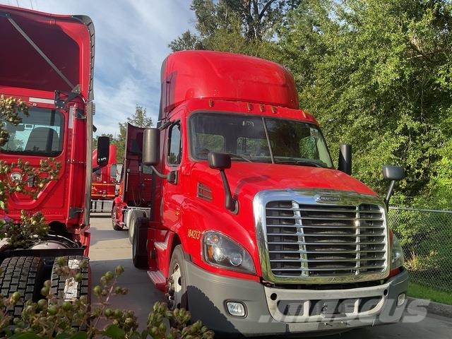 Freightliner Cascadia 113 Prime Movers