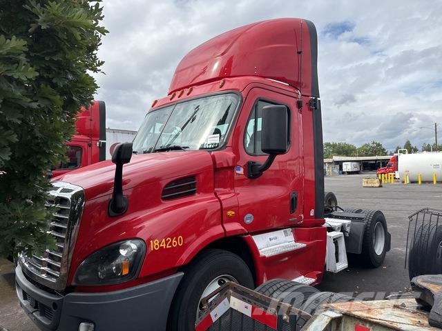 Freightliner Cascadia 113 Prime Movers
