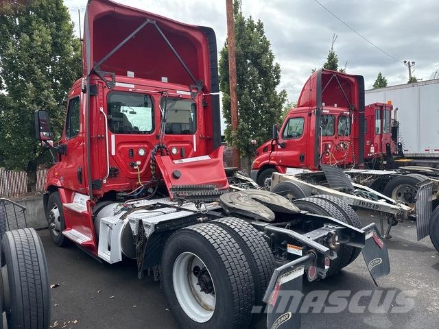 Freightliner Cascadia 113 Prime Movers