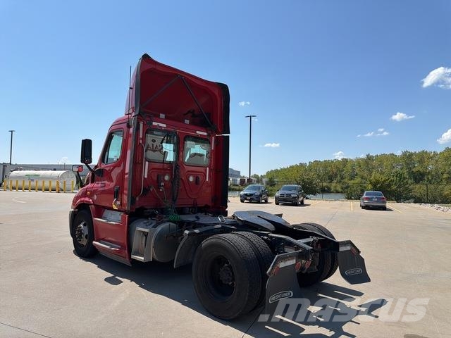 Freightliner Cascadia 113 Prime Movers