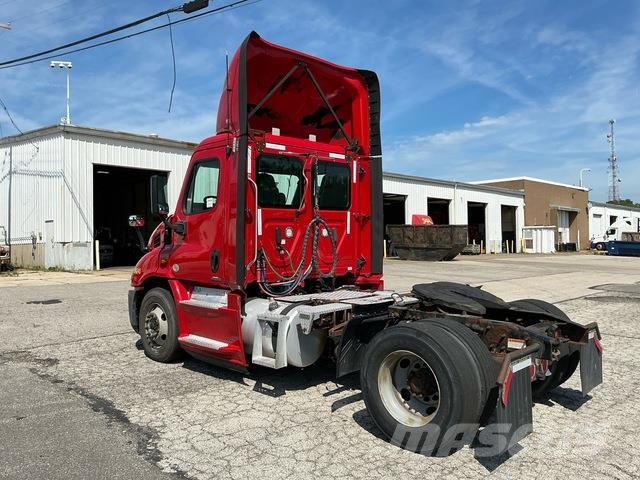 Freightliner Cascadia 113 Prime Movers