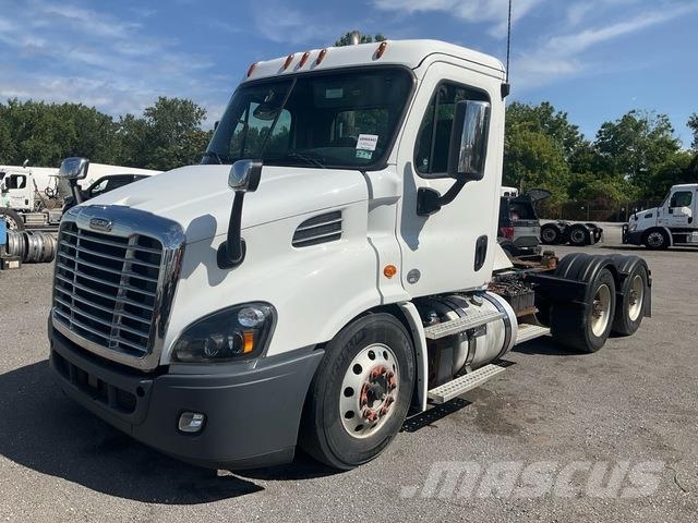 Freightliner Cascadia 113 Prime Movers