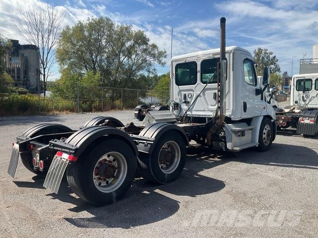 Freightliner Cascadia 113 Prime Movers