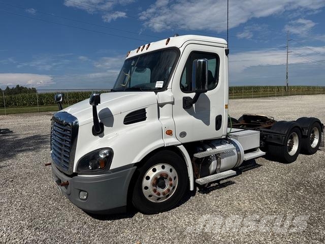 Freightliner Cascadia 113 Prime Movers