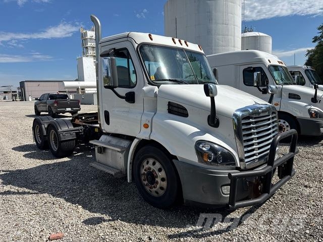 Freightliner Cascadia 113 Prime Movers