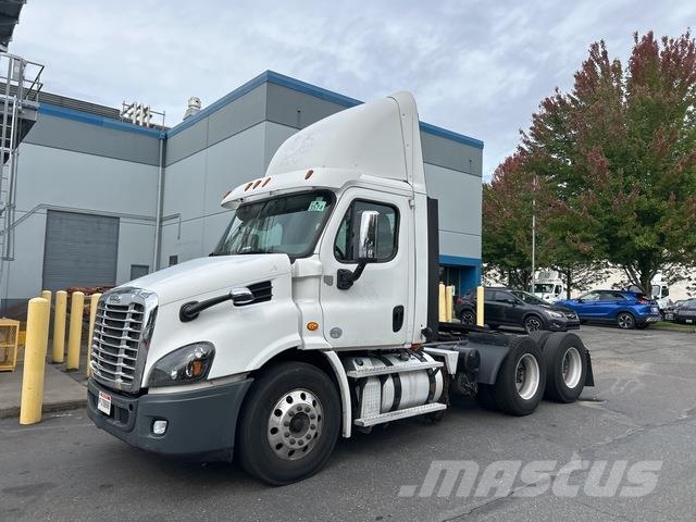 Freightliner Cascadia 113 中古トラクターヘッド | トレーラーヘッド