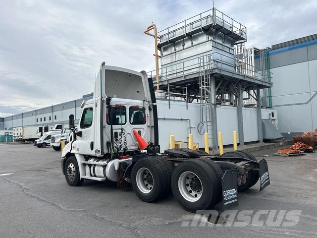 Freightliner Cascadia 113 中古トラクターヘッド | トレーラーヘッド