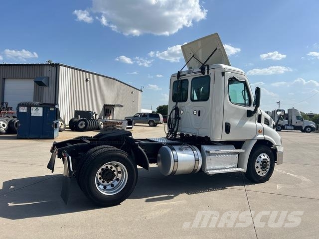 Freightliner Cascadia 113 Vilcēji