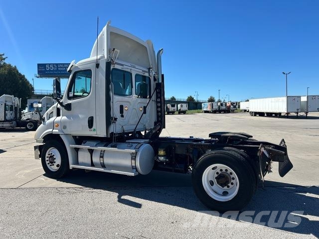 Freightliner Cascadia 113 中古トラクターヘッド | トレーラーヘッド