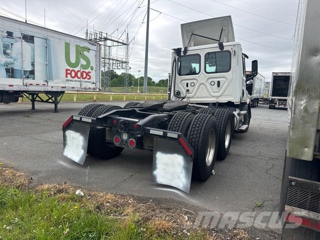Freightliner Cascadia 116 وحدات الجر