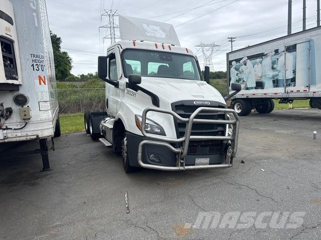 Freightliner Cascadia 116 وحدات الجر