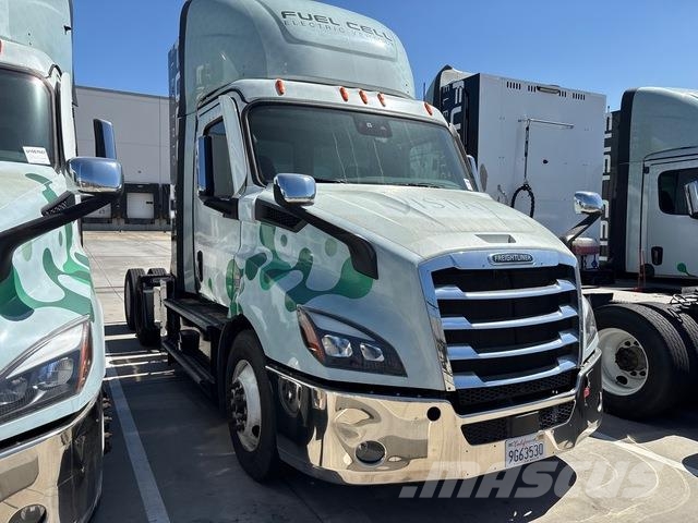 Freightliner Cascadia 116 Тягачі