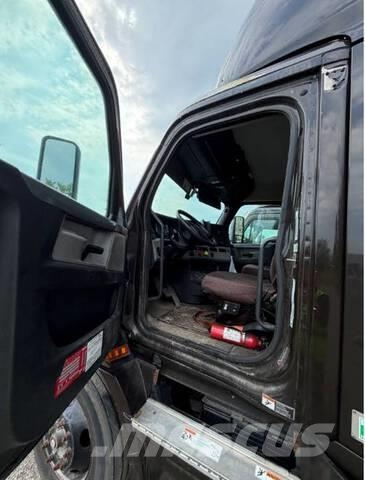Freightliner Cascadia 116 Vilcēji