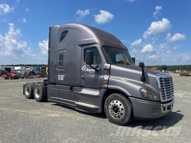 Freightliner Cascadia 125 Тягачі