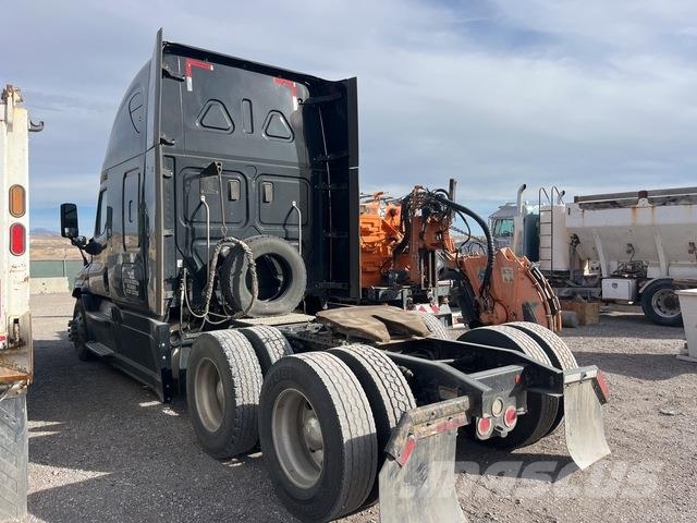 Freightliner Cascadia 125 Sadulveokid