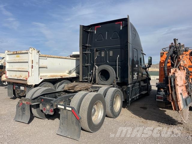 Freightliner Cascadia 125 Sadulveokid