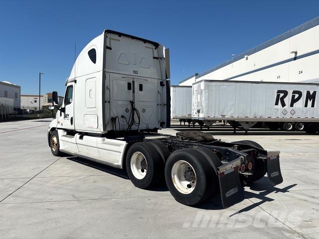Freightliner Cascadia 125 Vlačilci