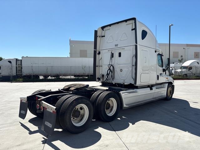 Freightliner Cascadia 125 Vlačilci