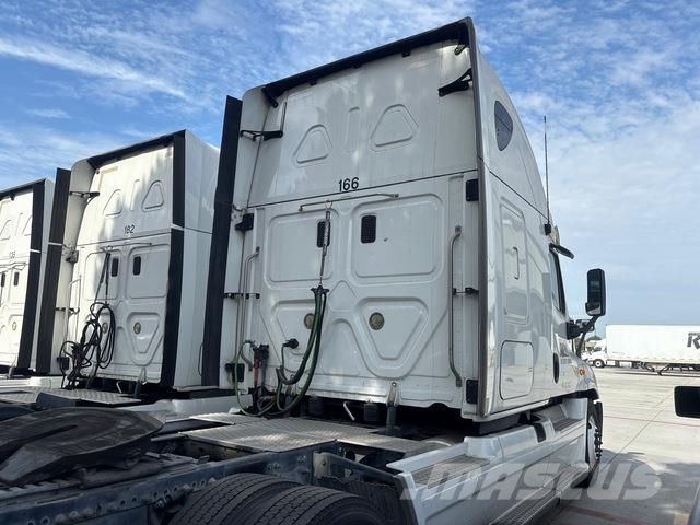 Freightliner Cascadia 125 Vetopöytäautot