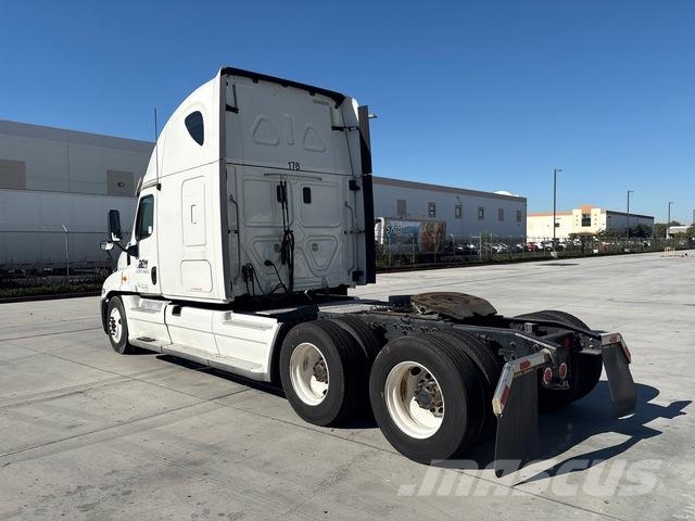 Freightliner Cascadia 125 Vlačilci