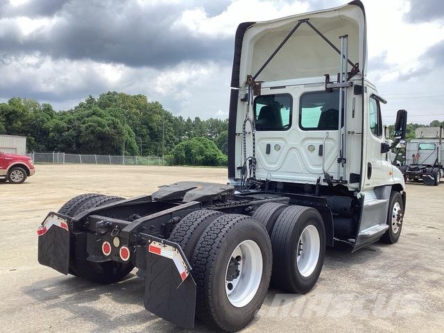 Freightliner Cascadia 125 Tractor Units
