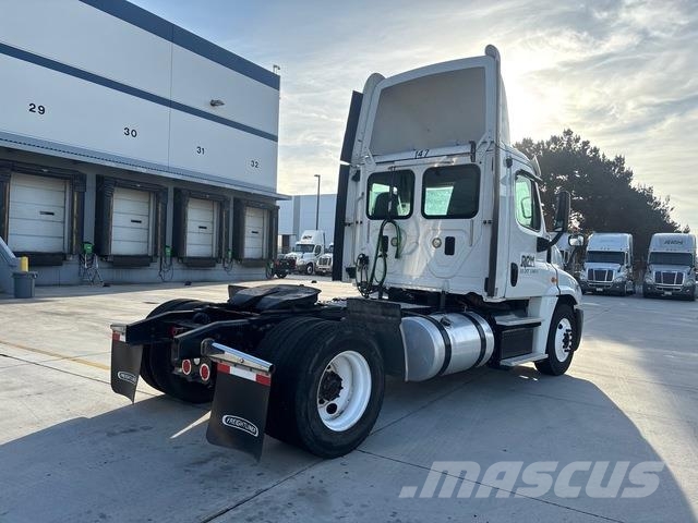 Freightliner Cascadia 125 Vetopöytäautot
