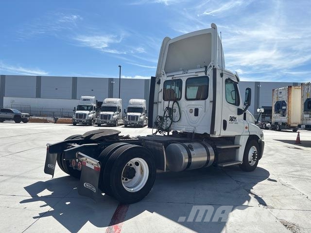 Freightliner Cascadia 125 Vetopöytäautot