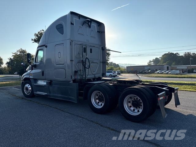 Freightliner Cascadia 125 Vilcēji