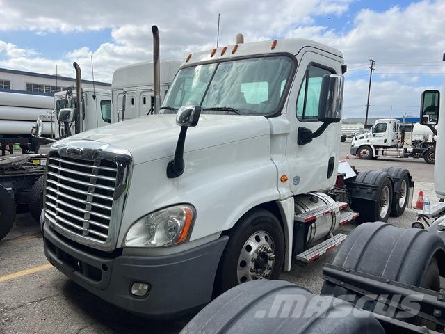 Freightliner Cascadia 125 Prime Movers