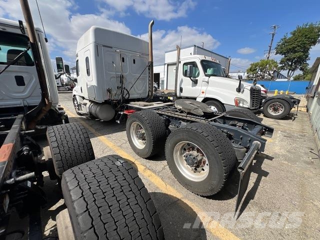 Freightliner Cascadia 125 Prime Movers