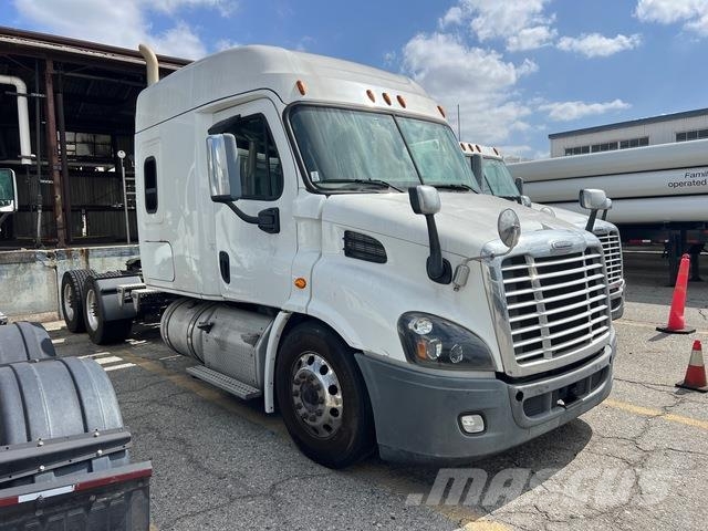 Freightliner Cascadia 125 Prime Movers