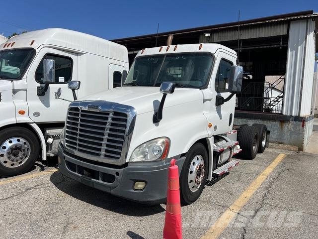 Freightliner Cascadia 125 Prime Movers