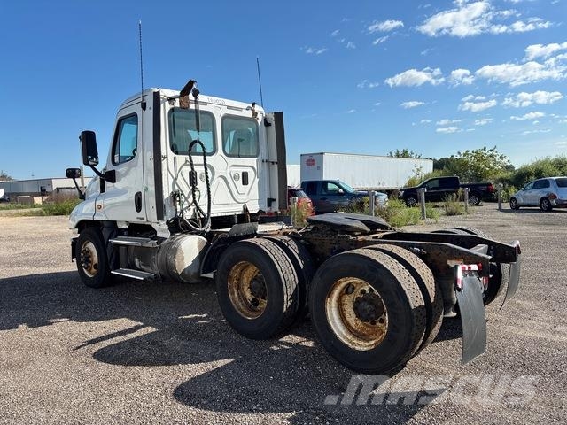 Freightliner Cascadia 125 Tractor Units