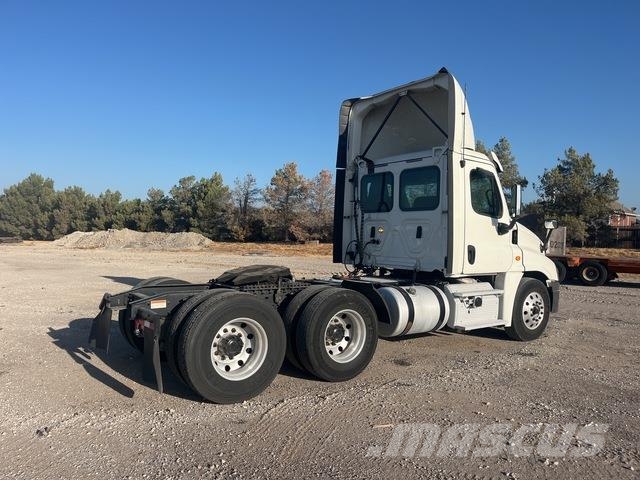 Freightliner Cascadia 125 Tracteur routier