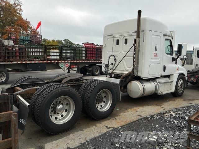Freightliner Cascadia 125 Tractor Units